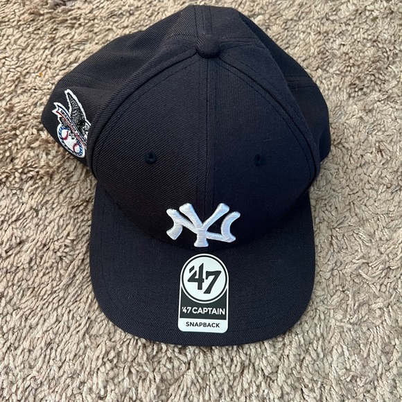 New Yankee navy blue SnapBack hat